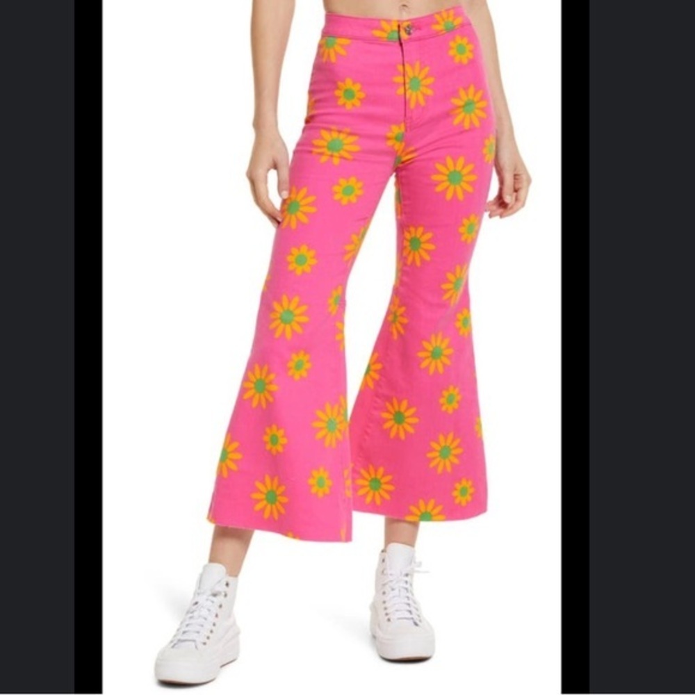 Free People Youthquake Printed Crop Flare Jeans
Lipstick Combo size 26 pink